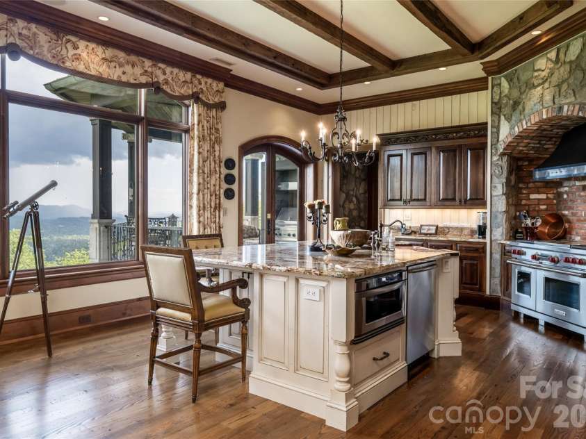 83 Summit Tower Circle, Asheville, NC 28804.  MLS# CAR4377034, YatesRealty ID 31160. 