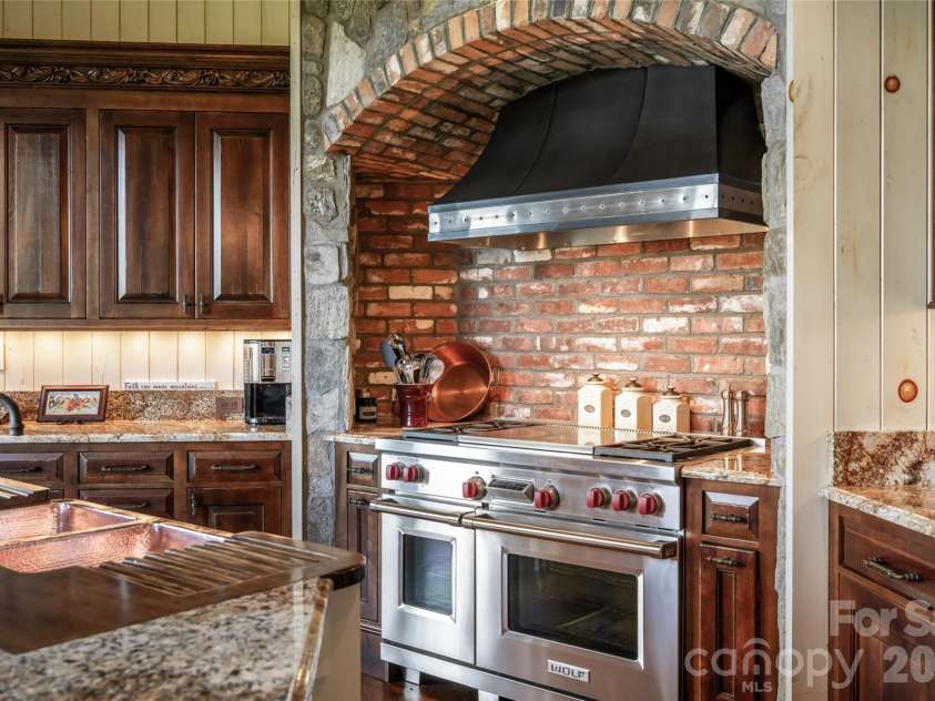 83 Summit Tower Circle, Asheville, NC 28804.  MLS# CAR4377034, YatesRealty ID 31160. 