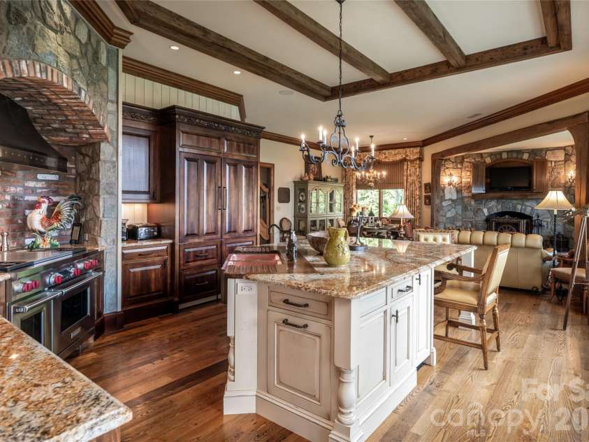 83 Summit Tower Circle, Asheville, NC 28804.  MLS# CAR4377034, YatesRealty ID 31160. 