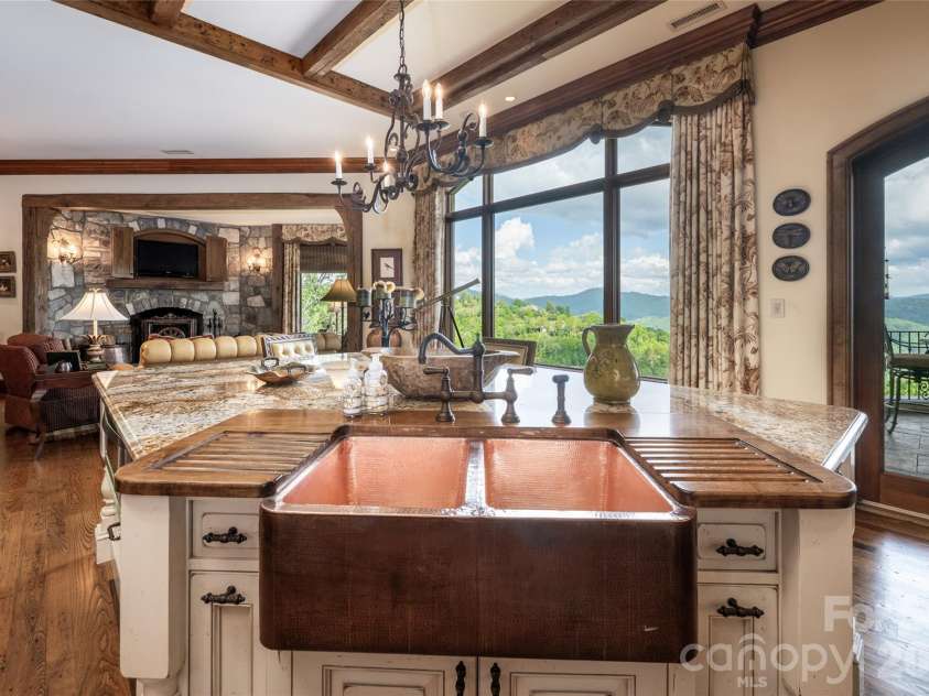 83 Summit Tower Circle, Asheville, NC 28804.  MLS# CAR4377034, YatesRealty ID 31160. 