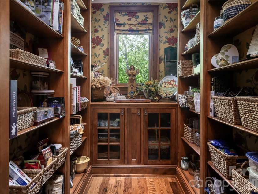 83 Summit Tower Circle, Asheville, NC 28804.  MLS# CAR4377034, YatesRealty ID 31160. 