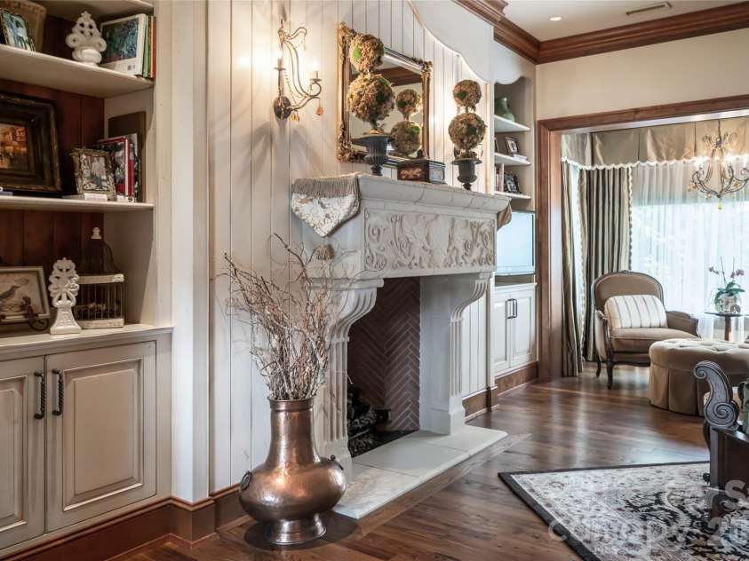83 Summit Tower Circle, Asheville, NC 28804.  MLS# CAR4377034, YatesRealty ID 31160. 