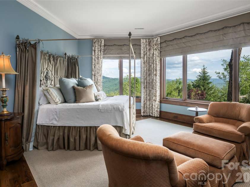 83 Summit Tower Circle, Asheville, NC 28804.  MLS# CAR4377034, YatesRealty ID 31160. 