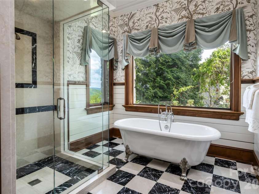 83 Summit Tower Circle, Asheville, NC 28804.  MLS# CAR4377034, YatesRealty ID 31160. 