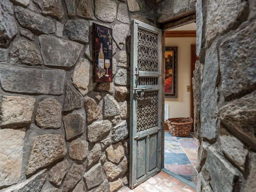 83 Summit Tower Circle, Asheville, NC 28804.  MLS# CAR4377034, YatesRealty ID 31160. 