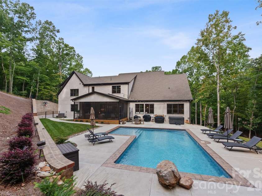 506 Stuart Ridge, Cramerton, NC 28032.  MLS# CAR4393809, YatesRealty ID 31162. 