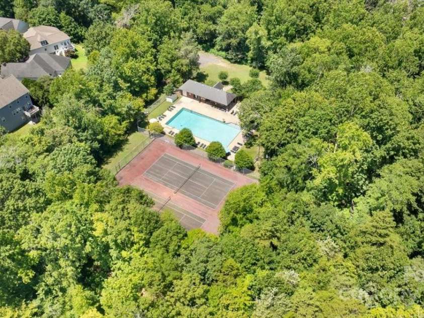 1524 Candlewyck Court, Kannapolis, NC 28081.  MLS# CAR4279653, YatesRealty ID 31163. 