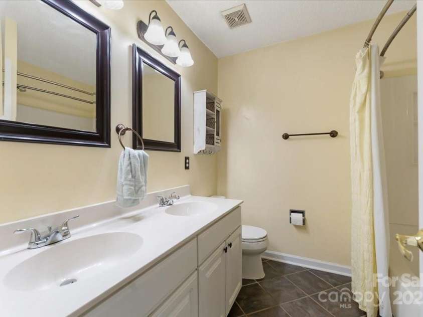 1524 Candlewyck Court, Kannapolis, NC 28081.  MLS# CAR4279653, YatesRealty ID 31163. Bathroom on second floor