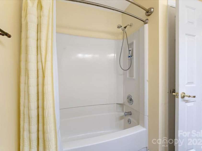 1524 Candlewyck Court, Kannapolis, NC 28081.  MLS# CAR4279653, YatesRealty ID 31163. Bathroom on second floor