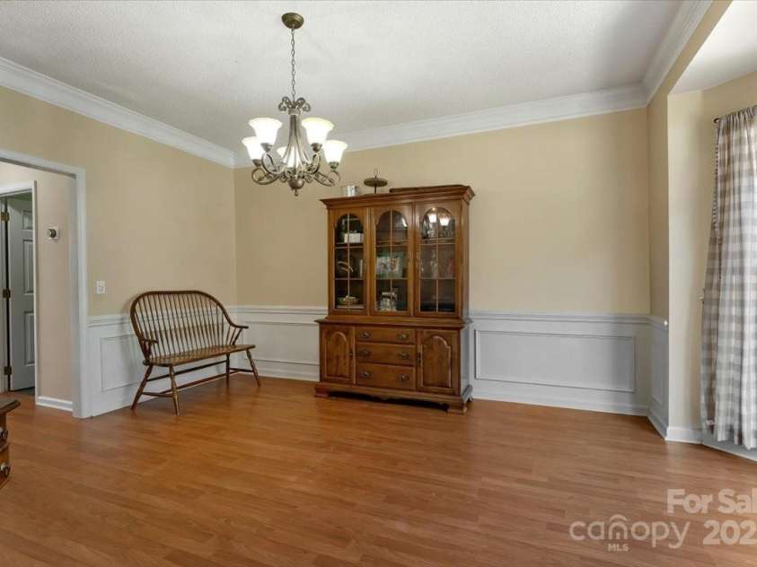 1524 Candlewyck Court, Kannapolis, NC 28081.  MLS# CAR4279653, YatesRealty ID 31163. Dining room