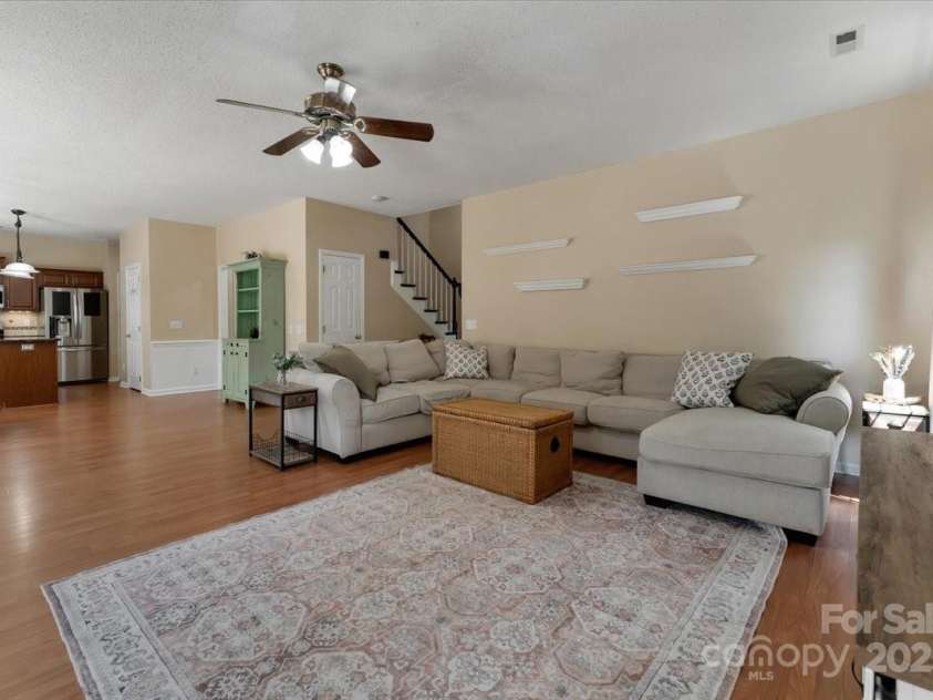 1524 Candlewyck Court, Kannapolis, NC 28081.  MLS# CAR4279653, YatesRealty ID 31163. Large open family room