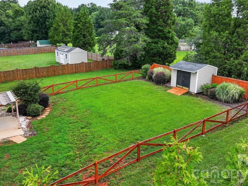 990 Russell Ridge Drive, Catawba, NC 28609.  MLS# CAR4390619, YatesRealty ID 31163. 