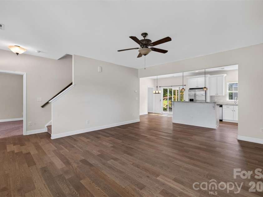 990 Russell Ridge Drive, Catawba, NC 28609.  MLS# CAR4390619, YatesRealty ID 31163. 
