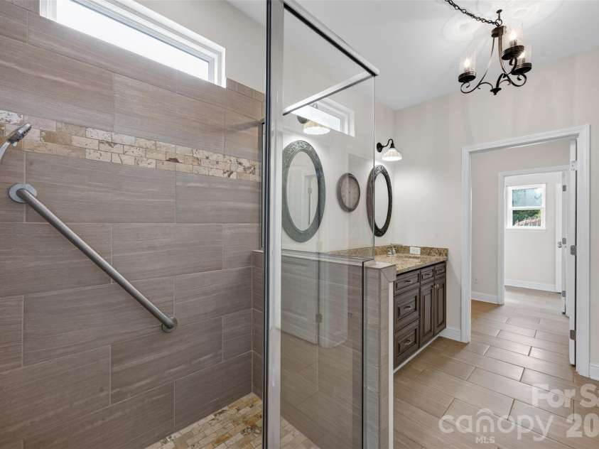 990 Russell Ridge Drive, Catawba, NC 28609.  MLS# CAR4390619, YatesRealty ID 31163. 