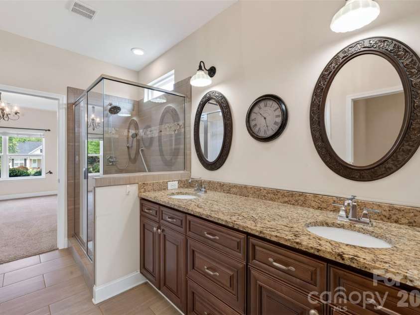 990 Russell Ridge Drive, Catawba, NC 28609.  MLS# CAR4390619, YatesRealty ID 31163. 