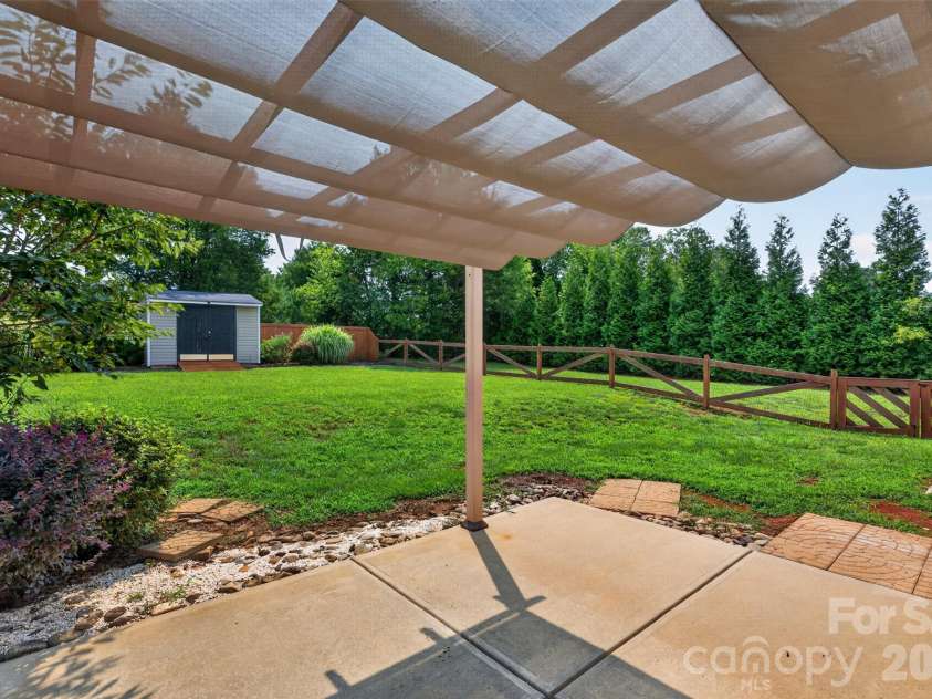 990 Russell Ridge Drive, Catawba, NC 28609.  MLS# CAR4390619, YatesRealty ID 31163. 