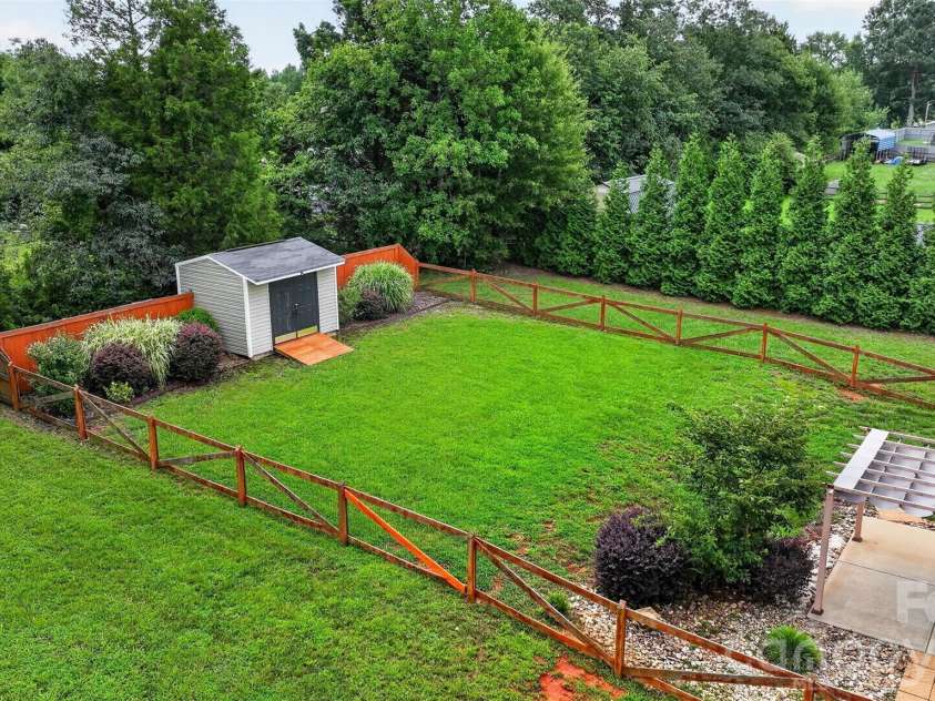 990 Russell Ridge Drive, Catawba, NC 28609.  MLS# CAR4390619, YatesRealty ID 31163. 