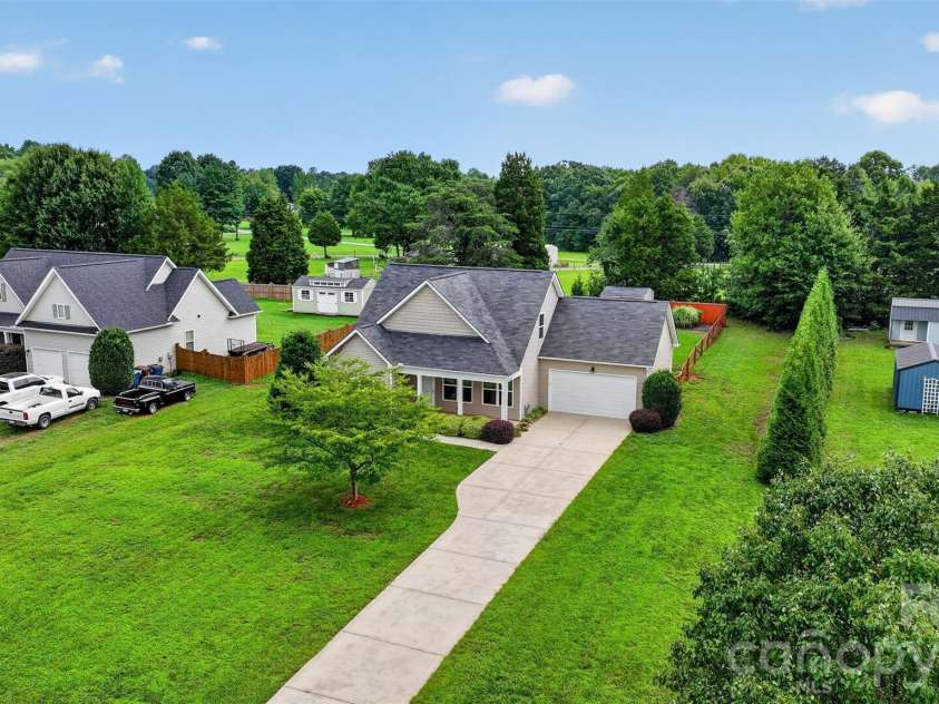 990 Russell Ridge Drive, Catawba, NC 28609.  MLS# CAR4390619, YatesRealty ID 31163. 