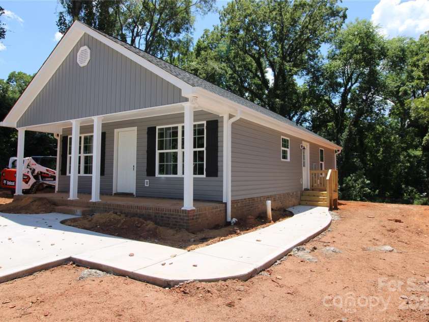 1147 Sanders Street, Rock Hill, SC 29732.  MLS# CAR4285909, YatesRealty ID 31165. 