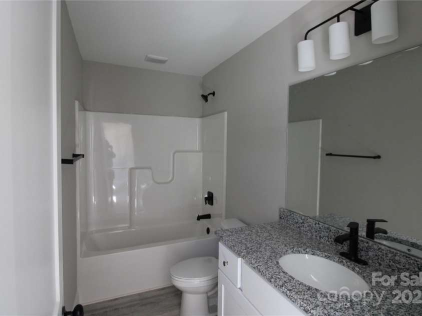 1147 Sanders Street, Rock Hill, SC 29732.  MLS# CAR4285909, YatesRealty ID 31165. Full Bathroom