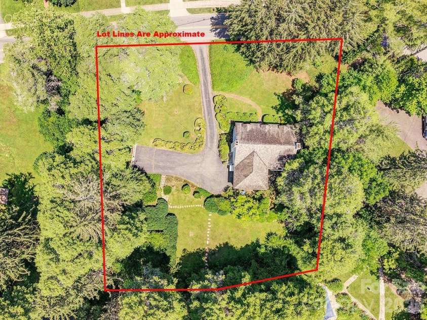 88 Bear Creek Road, Asheville, NC 28806.  MLS# CAR4373598, YatesRealty ID 31166. Overlay.