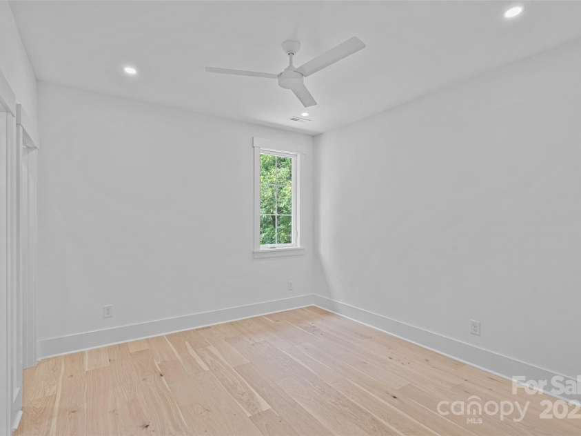 2742 Bancroft Street, Charlotte, NC 28206.  MLS# CAR4284580, YatesRealty ID 31167. 