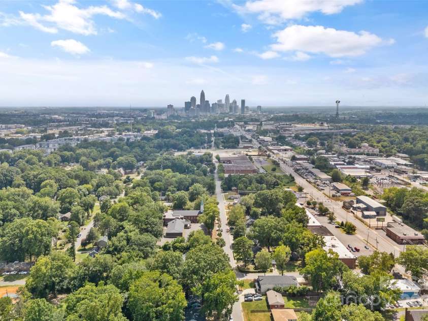 2742 Bancroft Street, Charlotte, NC 28206.  MLS# CAR4284580, YatesRealty ID 31167. 