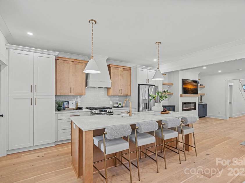 2746 Bancroft Street, Charlotte, NC 28206.  MLS# CAR4284590, YatesRealty ID 31168. 