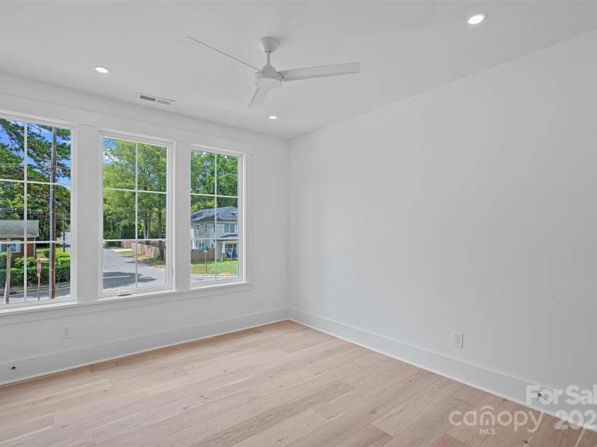 2746 Bancroft Street, Charlotte, NC 28206.  MLS# CAR4284590, YatesRealty ID 31168. 