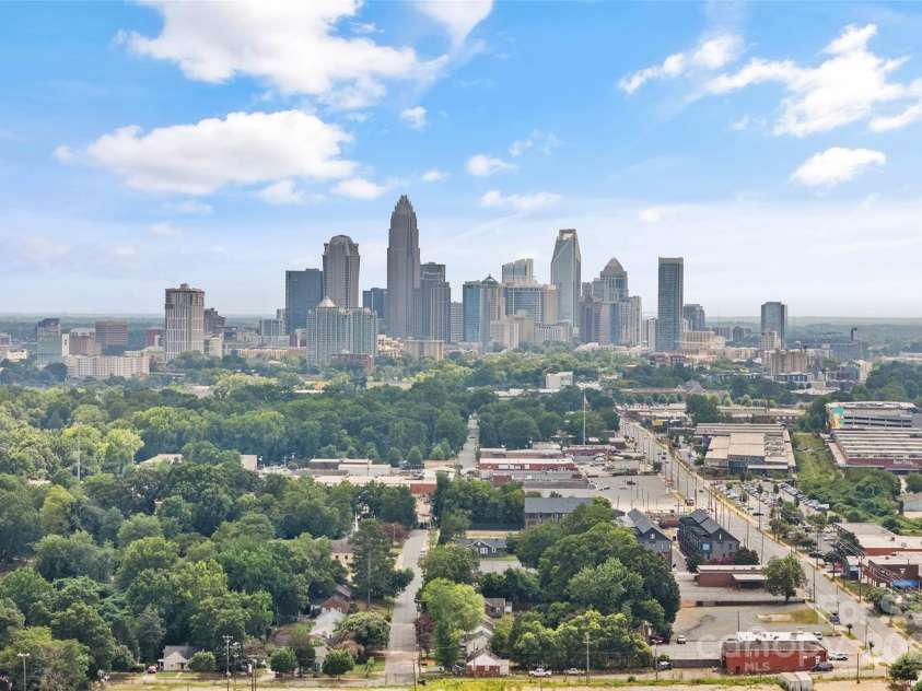 2746 Bancroft Street, Charlotte, NC 28206.  MLS# CAR4284590, YatesRealty ID 31168. 