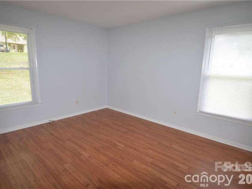 11701 Shandon Circle, Charlotte, NC 28226.  MLS# CAR4392622, YatesRealty ID 31169. 