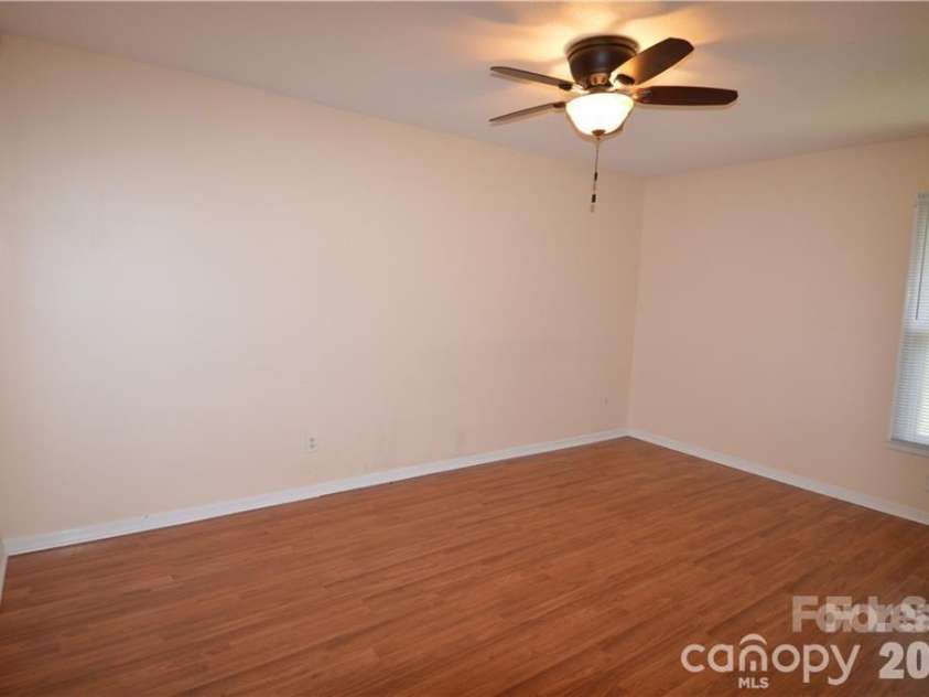 11701 Shandon Circle, Charlotte, NC 28226.  MLS# CAR4392622, YatesRealty ID 31169. 
