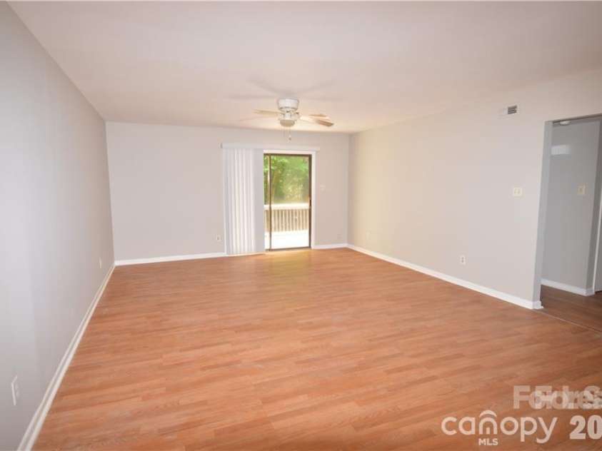 11701 Shandon Circle, Charlotte, NC 28226.  MLS# CAR4392622, YatesRealty ID 31169. 
