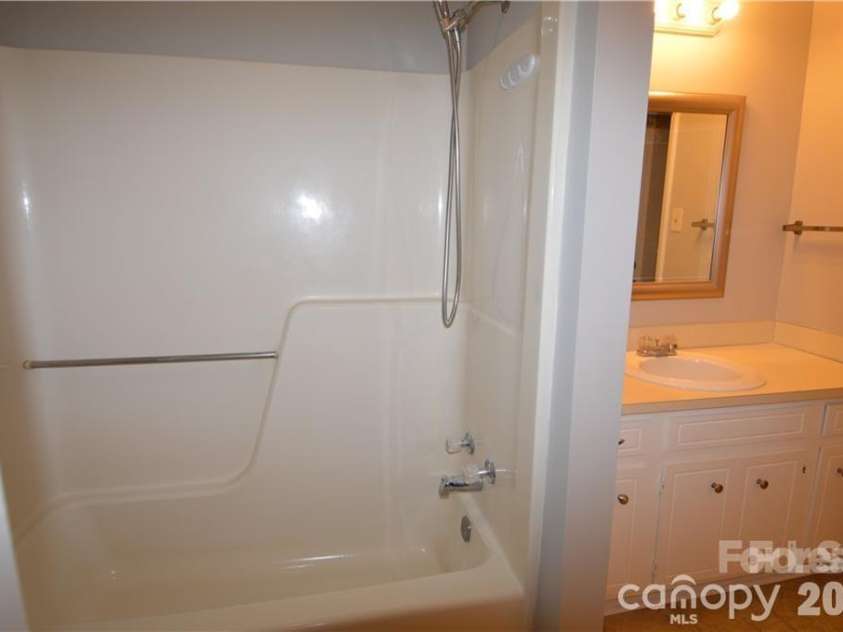 11701 Shandon Circle, Charlotte, NC 28226.  MLS# CAR4392622, YatesRealty ID 31169. 