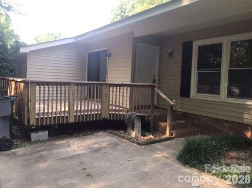 11701 Shandon Circle, Charlotte, NC 28226.  MLS# CAR4392622, YatesRealty ID 31169. Deck off Breakfast Area.