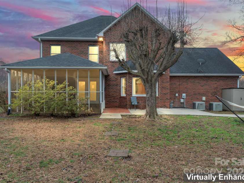 1511 35th Avenue, Hickory, NC 28601.  MLS# CAR4221533, YatesRealty ID 3117. 