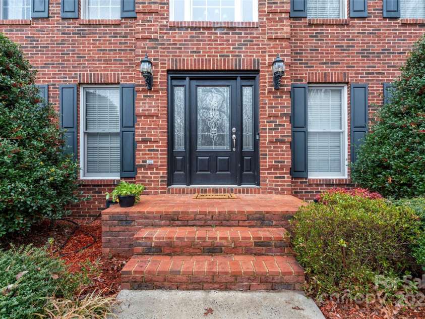 1511 35th Avenue, Hickory, NC 28601.  MLS# CAR4221533, YatesRealty ID 3117. 