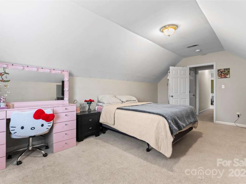1511 35th Avenue, Hickory, NC 28601.  MLS# CAR4221533, YatesRealty ID 3117. Bonus room