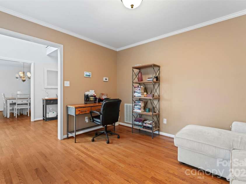 1511 35th Avenue, Hickory, NC 28601.  MLS# CAR4221533, YatesRealty ID 3117. Office