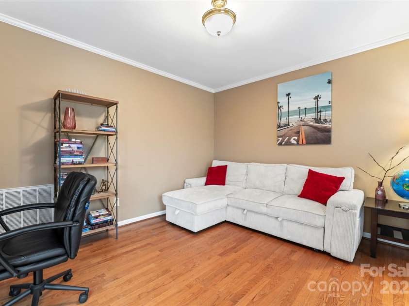 1511 35th Avenue, Hickory, NC 28601.  MLS# CAR4221533, YatesRealty ID 3117. Office