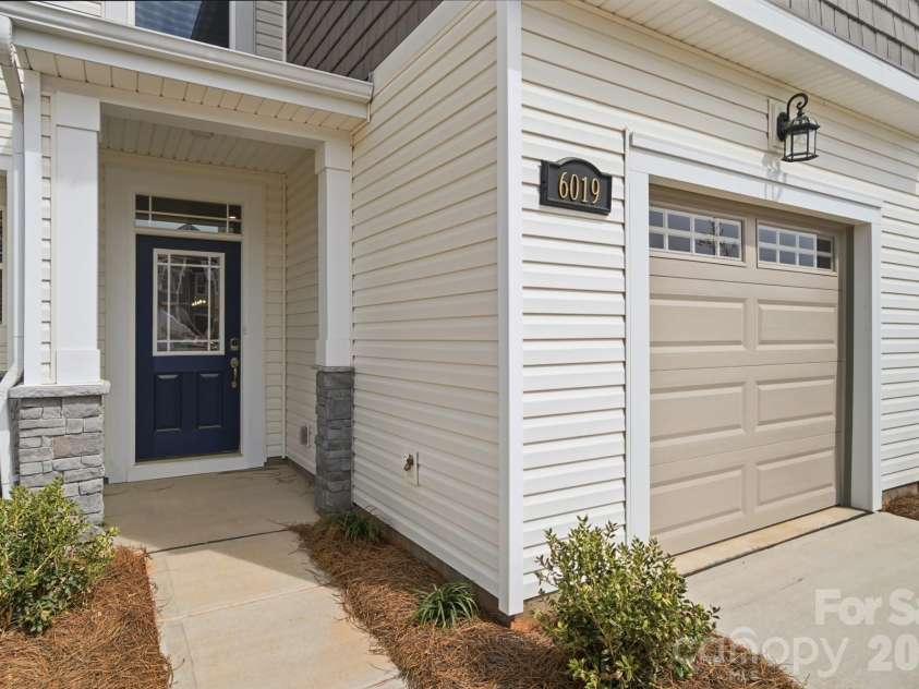 6019 Mallow Crossing Lane, Charlotte, NC 28213.  MLS# CAR4344237, YatesRealty ID 31170. 