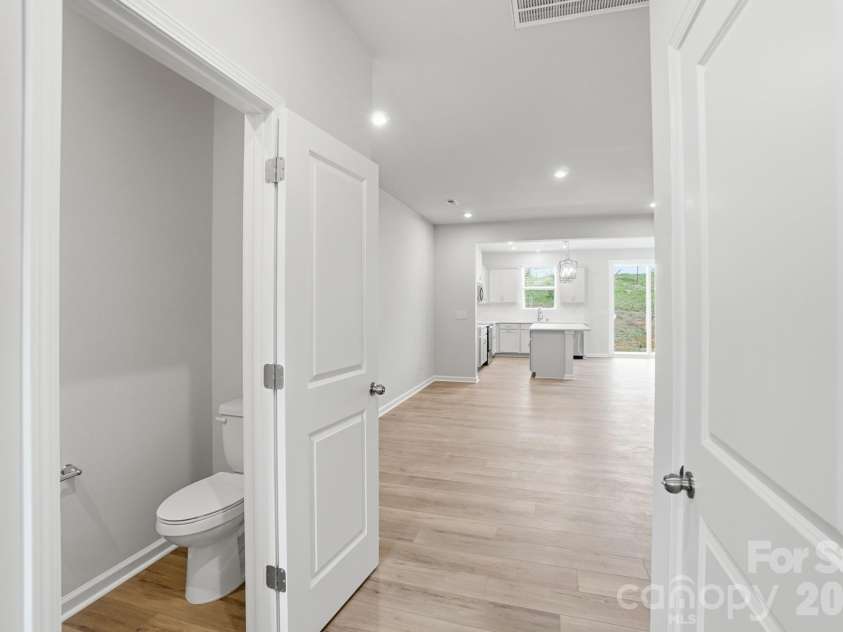 6019 Mallow Crossing Lane, Charlotte, NC 28213.  MLS# CAR4344237, YatesRealty ID 31170. 
