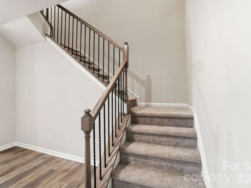 6019 Mallow Crossing Lane, Charlotte, NC 28213.  MLS# CAR4344237, YatesRealty ID 31170. 