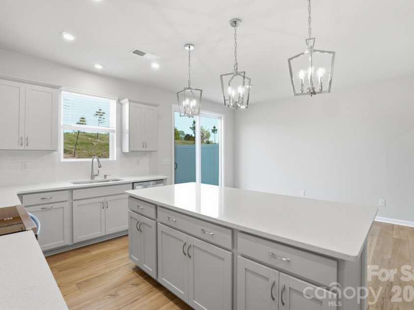 6019 Mallow Crossing Lane, Charlotte, NC 28213.  MLS# CAR4344237, YatesRealty ID 31170. 