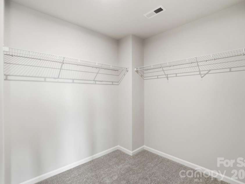 6019 Mallow Crossing Lane, Charlotte, NC 28213.  MLS# CAR4344237, YatesRealty ID 31170. 