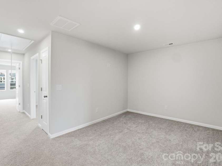 6019 Mallow Crossing Lane, Charlotte, NC 28213.  MLS# CAR4344237, YatesRealty ID 31170. 