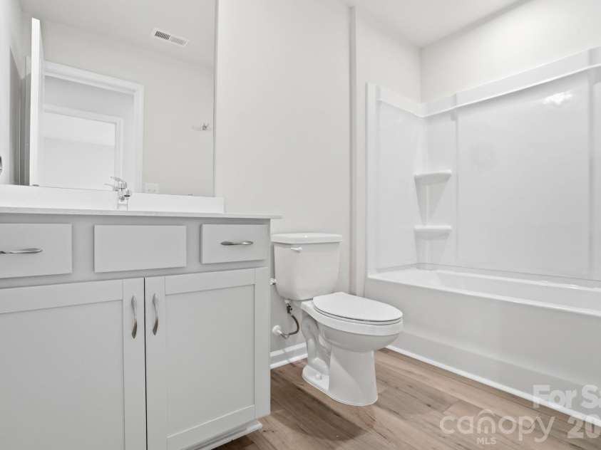 6019 Mallow Crossing Lane, Charlotte, NC 28213.  MLS# CAR4344237, YatesRealty ID 31170. 