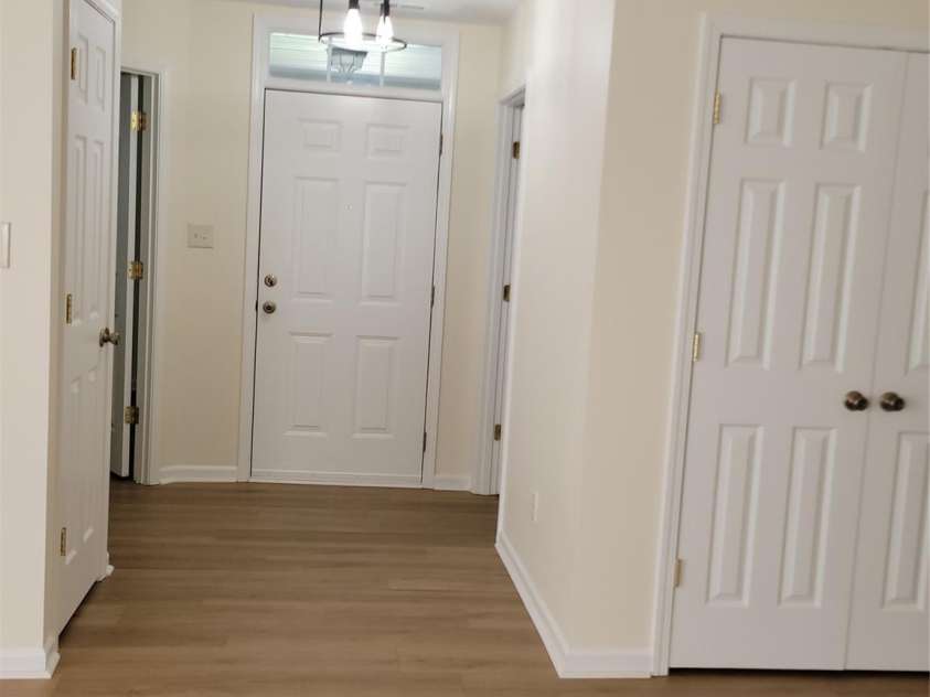 8012 Sheckler Lane, Matthews, NC 28104.  MLS# CAR4394664, YatesRealty ID 31171. 