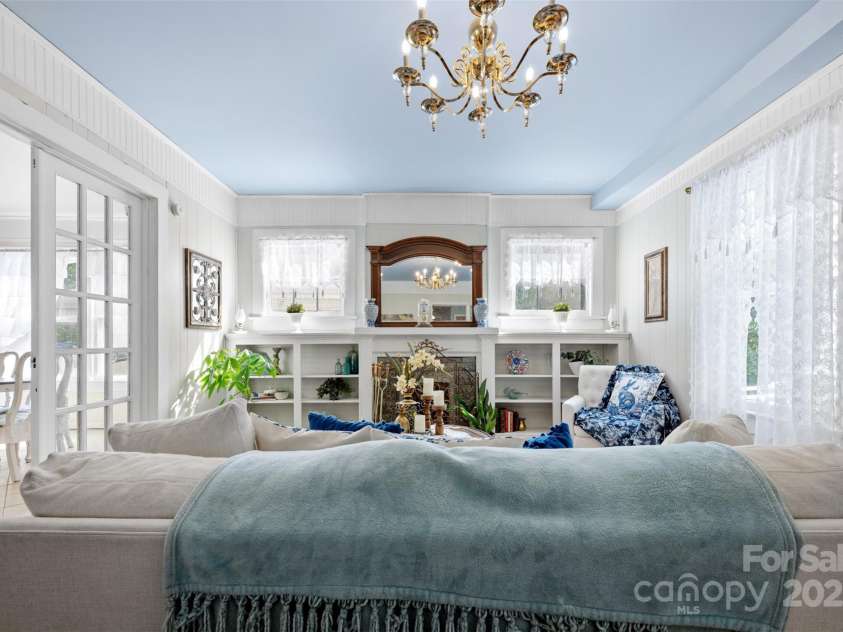 1231 Caldwell Place, Lenoir, NC 28645.  MLS# CAR4281144, YatesRealty ID 31172. 