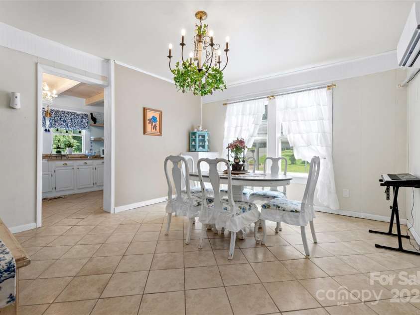 1231 Caldwell Place, Lenoir, NC 28645.  MLS# CAR4281144, YatesRealty ID 31172. 